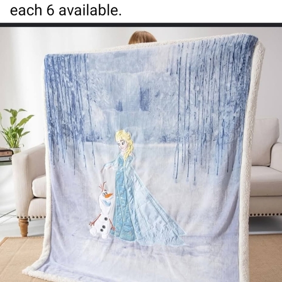Frozen Themed Blue Blanket with plush underside.  Perfect for Christmas. - Picture 1 of 1